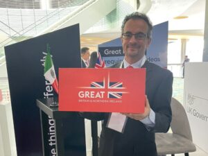 El embajador de Reino Unido en México aseguró que las empresas británicas ofrecen empleos bien pagados en nuestro país. Foto: Iván Castelán.