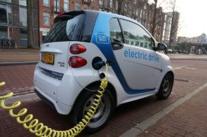 La legislación para ayudar a la migración a autos eléctricos debe ser aprobada por los senadores. Foto: Pixabay.